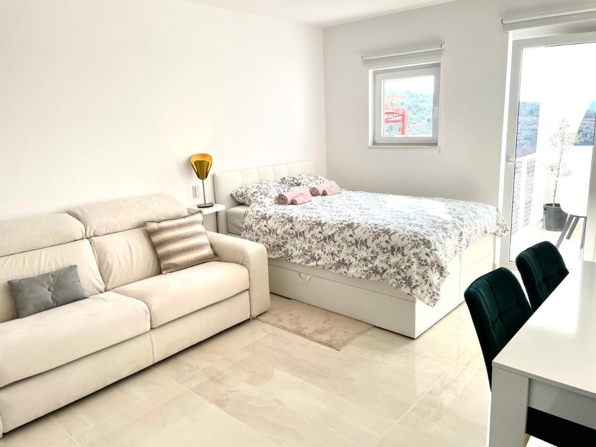Apartment Vila ** Stinica Ngoại thất bức ảnh