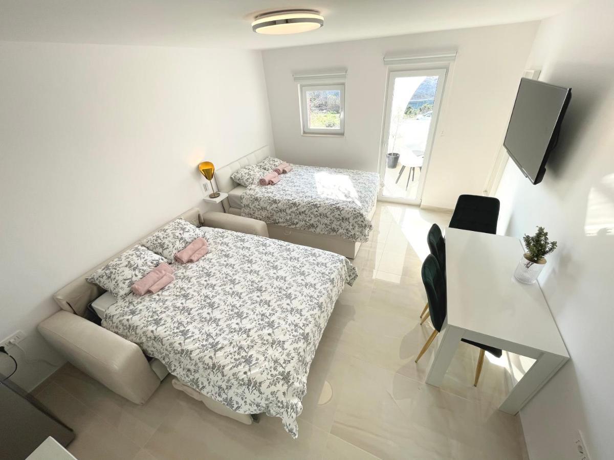 Apartment Vila ** Stinica Ngoại thất bức ảnh