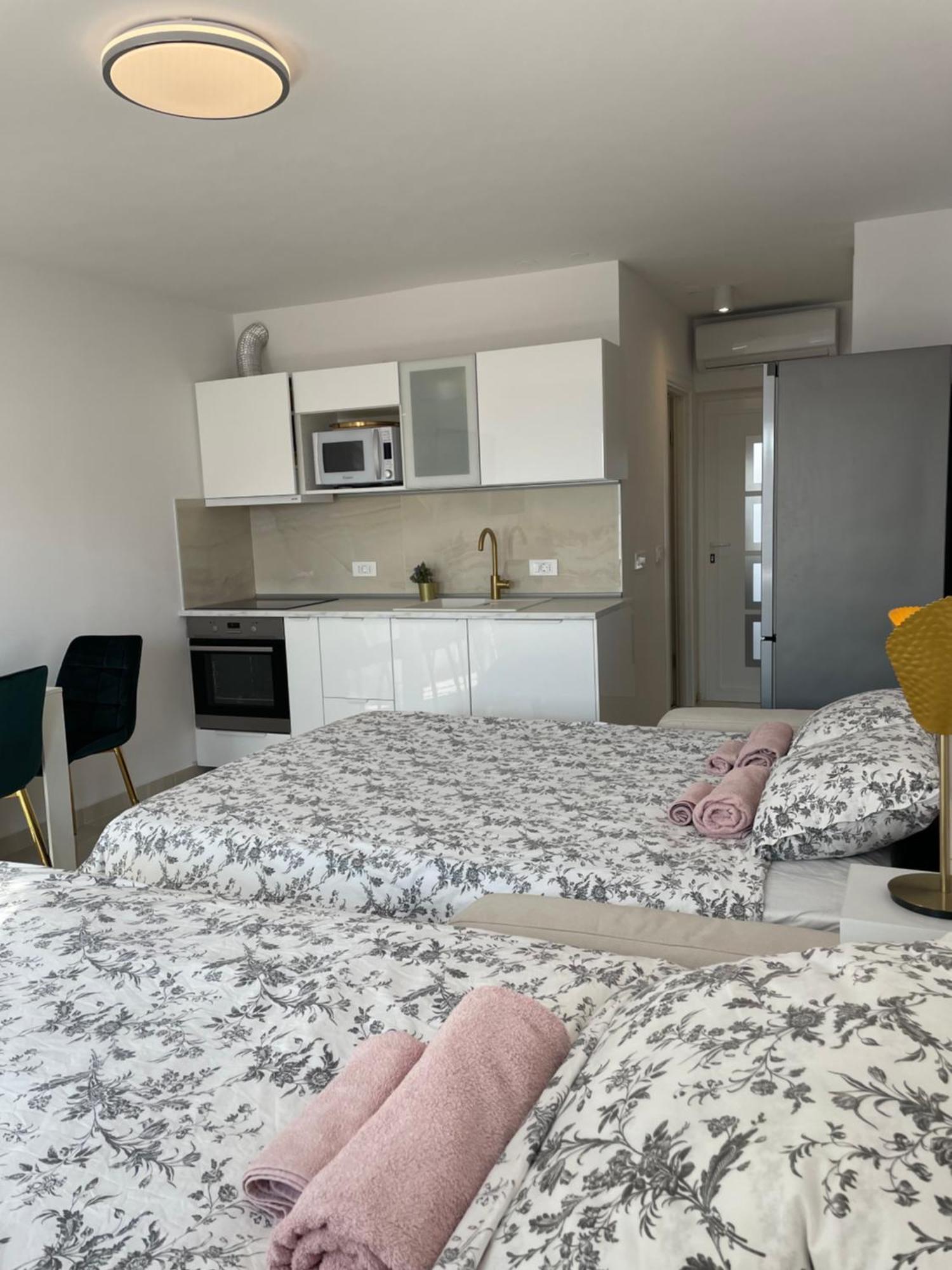 Apartment Vila ** Stinica Ngoại thất bức ảnh